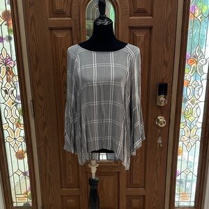 066 Lauren Conrad Grey Bell Sleeve Top